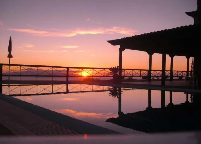 Cercado Del Medio, Chalet Con Piscina Privada