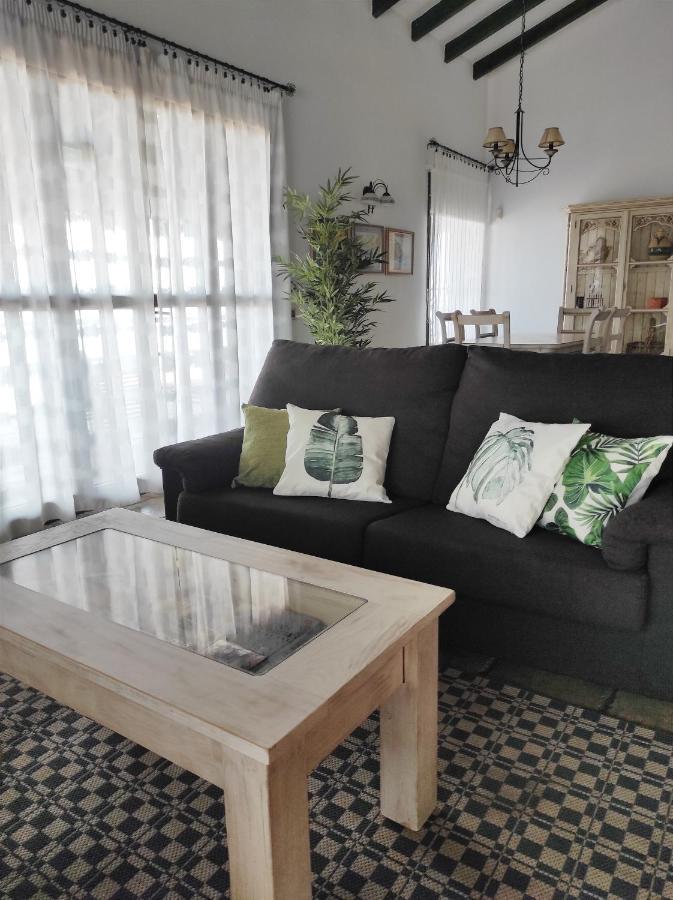 Villa Cercado Del Medio, Con Piscina Privada *